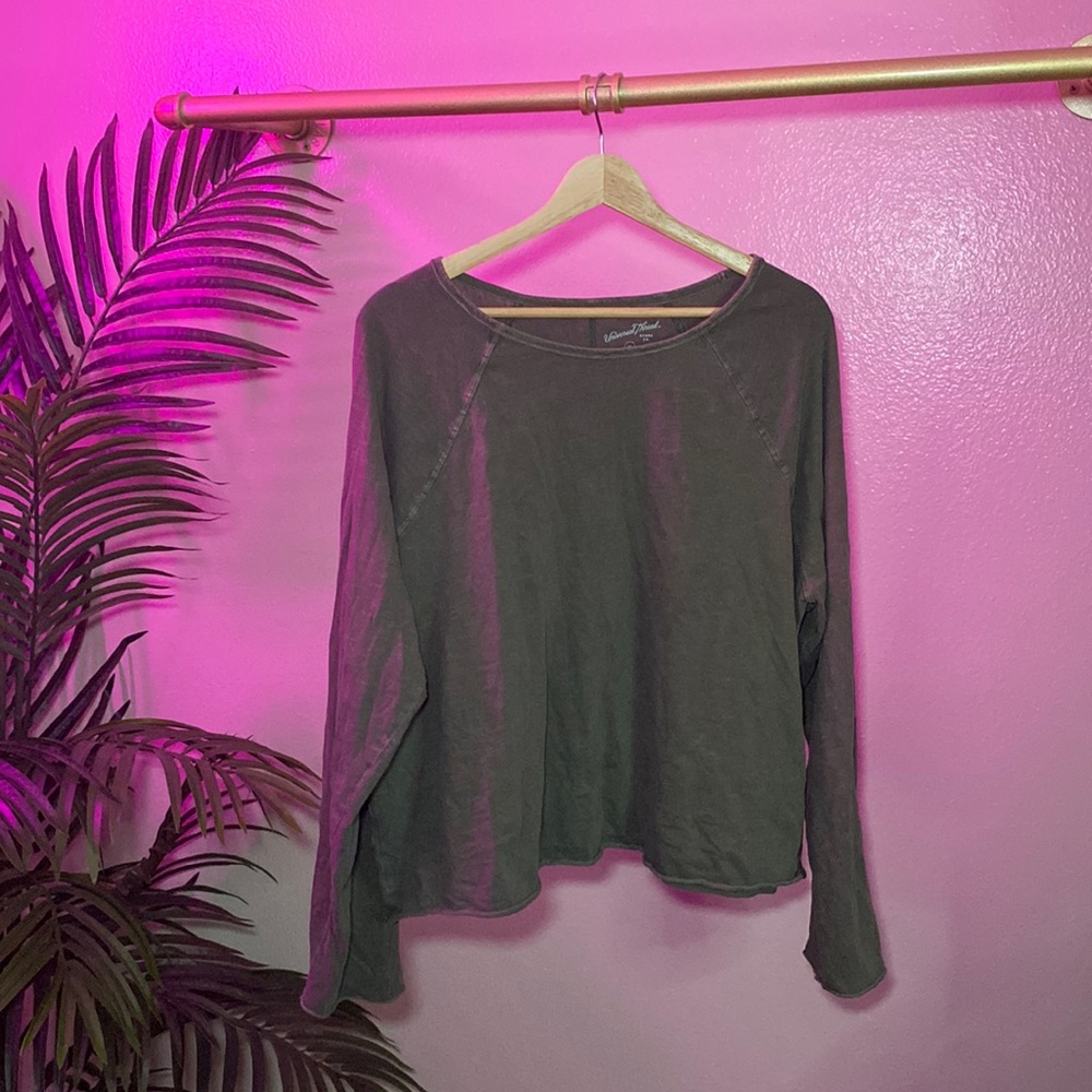UNIVERSAL THREAD - GREEN LONG SLEEVE TEE SHIRT - Picture 11 of 11